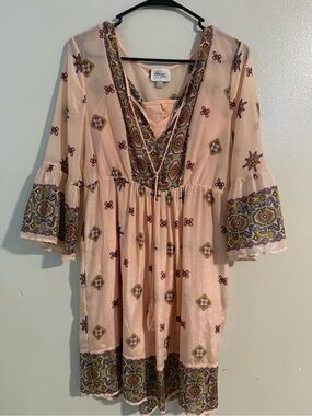 beige by eci embroidered dress | Dresses | Beige By Eci white dress with blue PromotionID:PLAYDAY4196 Defined waist Dress Length:Long